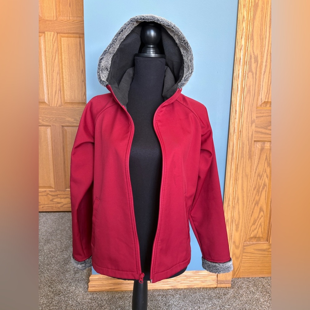 Columbia Women's Cherry Red jacket medium